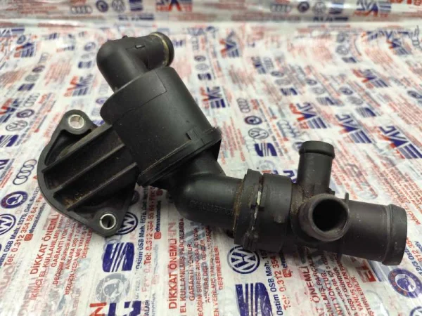 4F0122293A | Su Flanşı | Audi A4, A5, A6, Q5 VAG