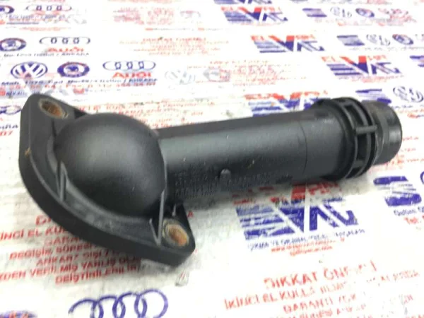 038121121B | Termostat Kapağı | VW Passat - Audi A4, A6 - Skoda Superb VAG