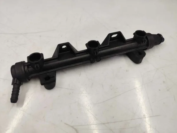 03E133320 | VW Polo Komple Enjektör Kütüğü VAG