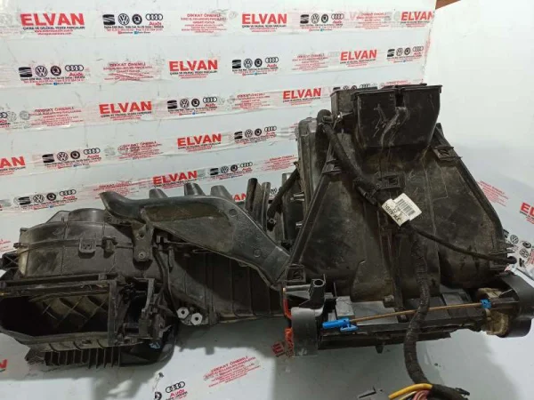 1K1820307H | Kalorifer Kutusu VAG