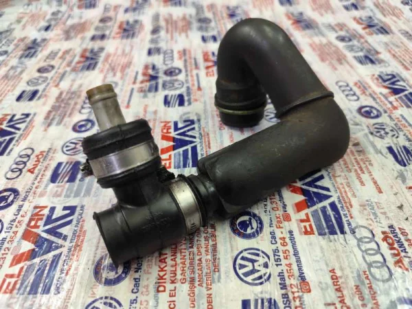058103213 | Motor Havalandırma Hortumu | VW Passat - Audi 200 Serisi, A4, A6 VAG