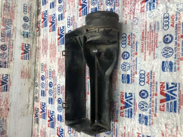 1K0805962A | Alt Hava Kanalı Paneli | VW Caddy, Eos, Golf - Audi A3 - Seat Altea, Leon VAG