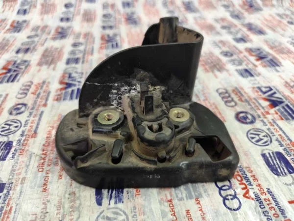 7H0843604K | VW Caddy Sürgülü Sağ Kapı Kilidi VAG
