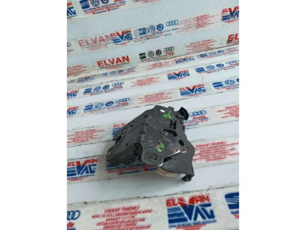 8P4827505B | Bagaj Kapak Kilidi | Audi A3, A4, A6, Q7, TT VAG