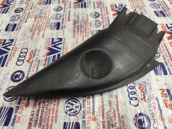 3B0837994 | VW Passat Sağ Ön Kapı Tweeter Kapağı VAG