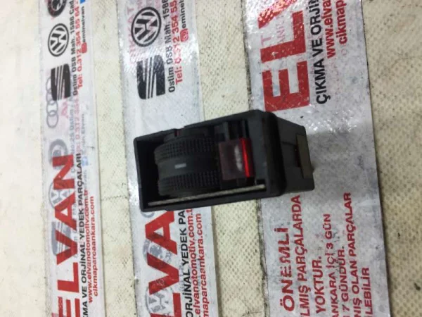 8A0941301 | Audi 80 Serisi Far Yükseklik Ayar Düğmesi VAG