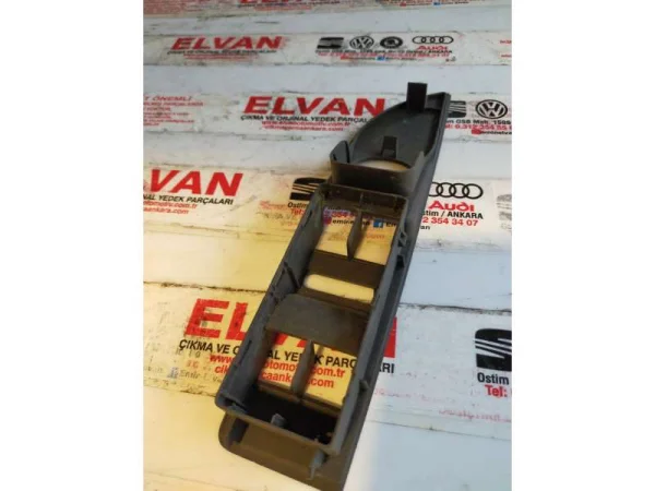 3C8857857D | Sol Ön Kapı Cam Düğme Çerçevesi | VW CC, Passat VAG