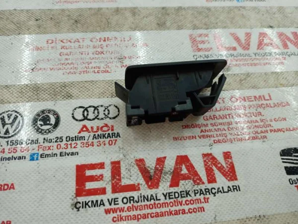 1K8959527C | Bagaj Açma Düğmesi | VW Scirocco, Touareg VAG