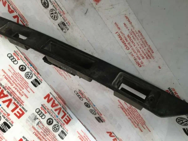 8P4827574 | Arka Bagaj Kapağı Açma Kolu | Audi A3, A4, A6, Q7 VAG