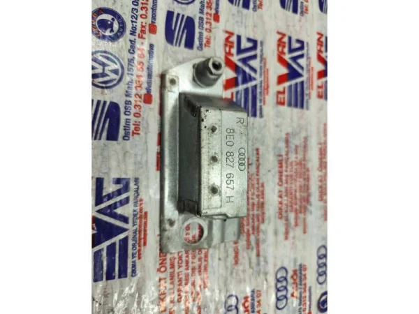 8E0827657H | Bagaj Açma Butonu | Audi A3, A4, A5, A6, A8, Q7 VAG