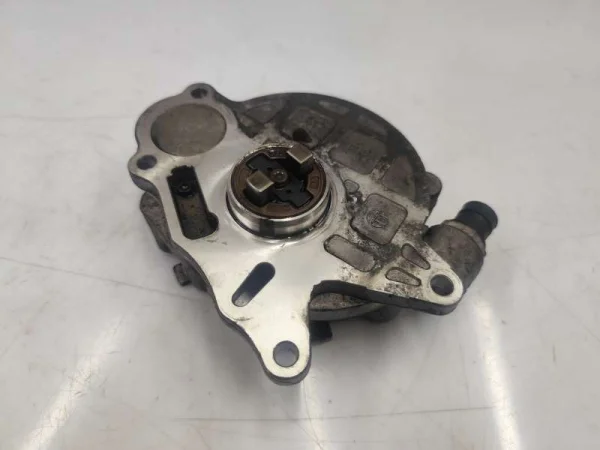 03L145100F | Vakum Pompası | VW Caddy, CC - Audi A3, A4 - Seat Alhambra, Altea VAG