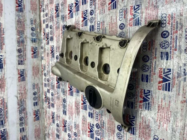 06C103471F | Sol Külbütör Kapağı | Audi A4, A6, A8 VAG