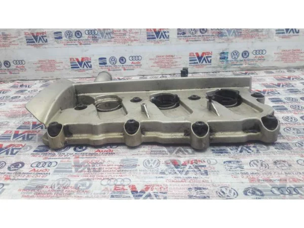 06E103472G | Audi A6 Sağ Külbütör Kapağı VAG