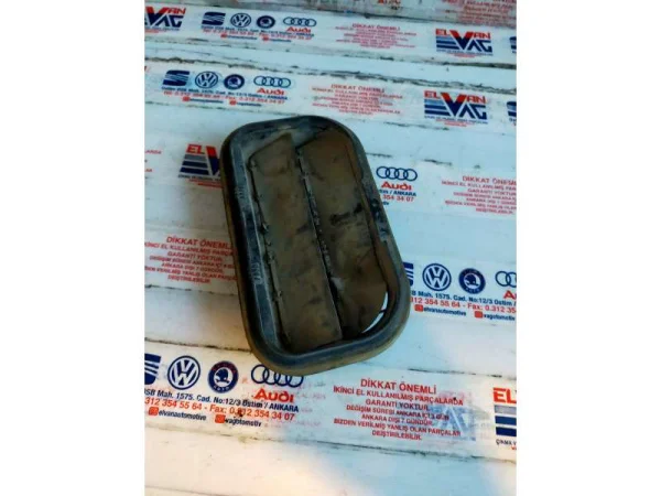7L0819181 | Arka Çamurluk Havalandırma Izgarası | VW Caddy, Touareg VAG