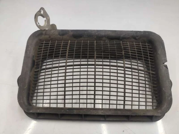 1K0815479B | Ön Cam Alt Kalorifer Izgarası | VW Caddy, CC - Audi A3, RS 3 - Seat Altea, Leon VAG