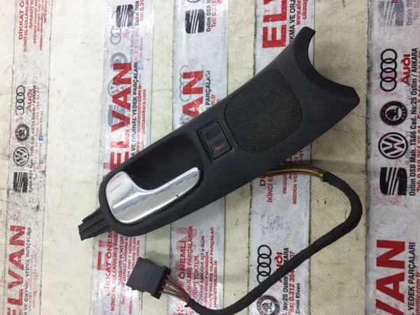 8D1837019 | Audi A4 Sol Ön İç Kapı Kolu VAG