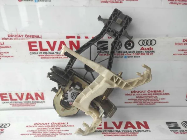 2K0843352 | Sürgülü Sağ Dış Kapı Kolu İç Braketi VAG