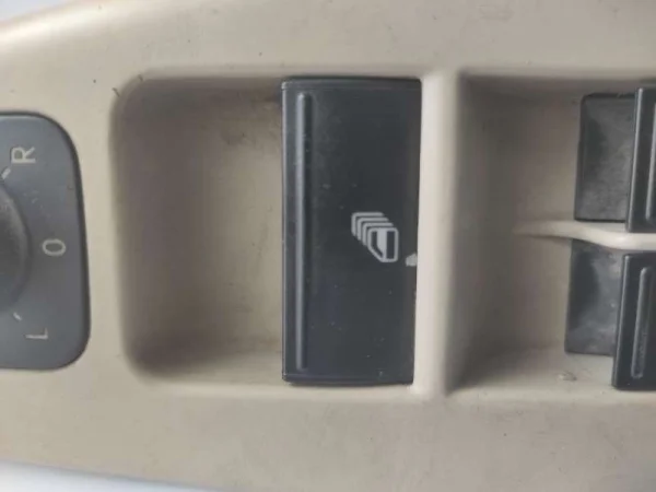 1Q0959873B | VW Eos Cam Açma Düğmesi VAG