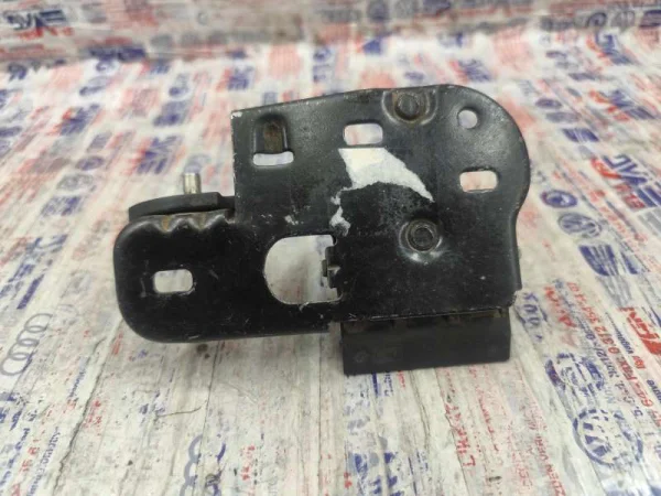 1T0823480B | Üst Kaput Kilidi | VW Caddy, Golf, Touran VAG