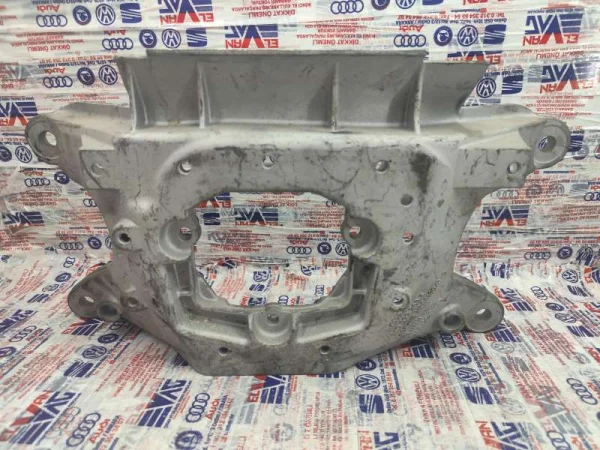 8K0399263K | Şanzıman Travers Kulağı | Audi A4, A5, Q5 VAG