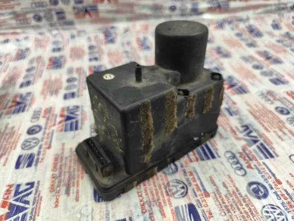 443862257D | Audi 200 Serisi Merkezi Kilit Vakum Pompası VAG