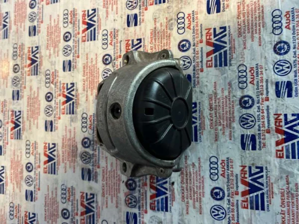 8R0199381G | Sol Motor Takozu | Audi A4, A5 VAG