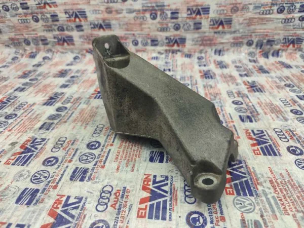 8E0199307A | Sol Motor Takozu Braketi VAG