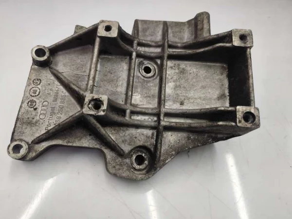 058260885C | Klima Kompresör Braketi | VW Passat - Audi 200 Serisi, A4, A6 VAG