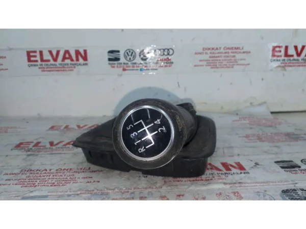 6R0711113Q | VW Polo Vites Topuzu ve Körüğü Seti VAG