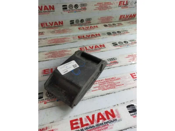 6K0857952A | Ön Küllük | VW Caddy, Polo - Seat Cordoba, Inca VAG