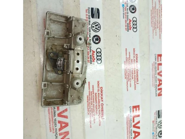 8D0947105 | Audi A4 İç Tavan Aydınlatma Lambası VAG