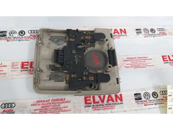 8D0947111N | İç Tavan Lambası VAG