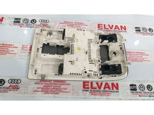 8V0947135J | Audi A3 İç Tavan Aydınlatma Lambası VAG