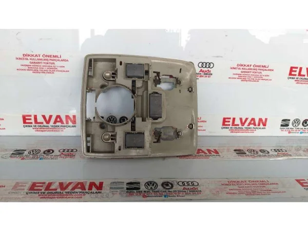8L0947111D | İç Tavan Lambası VAG