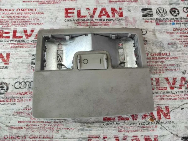 4B0947105 | İç Aydınlatma Konsolu VAG