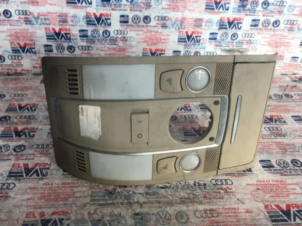 4F0947135BT | İç Tavan Lambası VAG