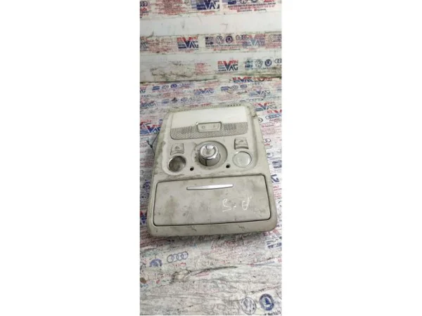 8T0947135F | Ön Tavan Lambası VAG