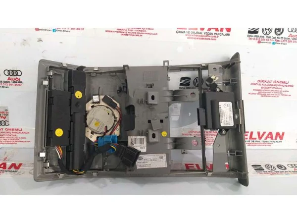 7L6867508B | VW Touareg İç Konsol Kaplaması VAG