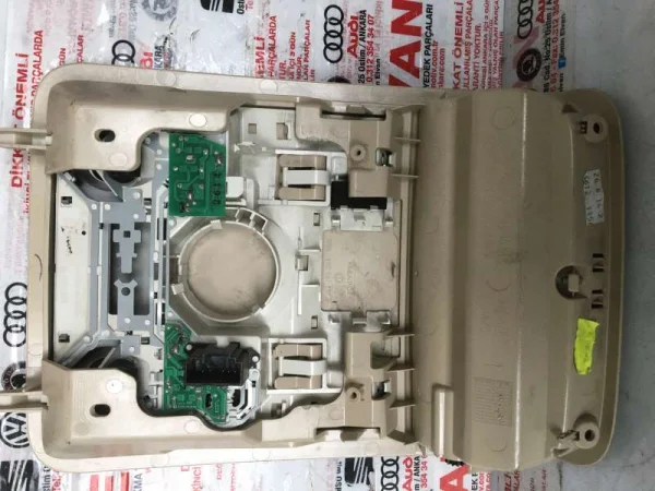 561868837A | Ön Tavan Lambası Gözlük Kabı | VW Jetta, Passat VAG