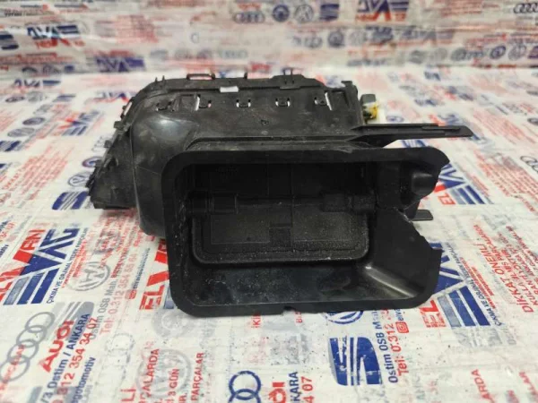 5E0820951A | Skoda Octavia Orta Havalandırma Izgarası VAG