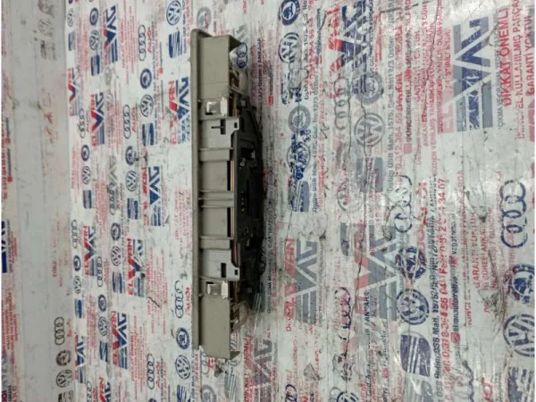 4L0947111B | İç Tavan Lambası | Audi A6, Q7 VAG