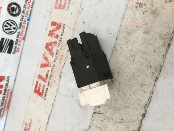 3C0953509A | VW Passat Dörtlü Flaşör Düğmesi VAG