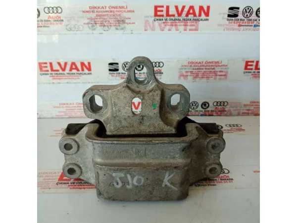 8J0199555K | Sol Şanzıman Takozu | Audi Q3, RS Q3 VAG