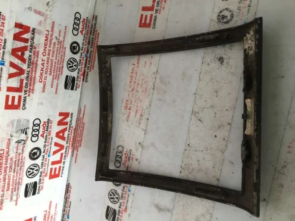 7L6863337E | VW Touareg Bagaj Pandizotu VAG