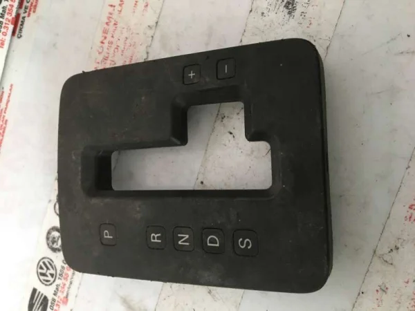 7L6713607 | VW Touareg Vites Konsolu Kaplaması VAG