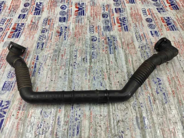 03L103493H | VW Amarok Külbütör Kapak Hava Borusu VAG