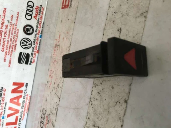 3B0953235 | Dörtlü Sinyal Düğmesi VAG