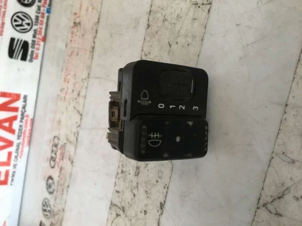 2D0959561C | VW LT Far Açma Düğmesi VAG