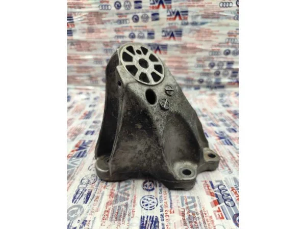 7L6199307A | Sol Motor Bağlantı Braketi | VW Touareg - Audi Q7 VAG
