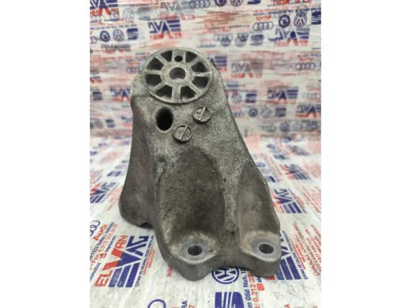 7L6199307A | Sol Motor Bağlantı Braketi | VW Touareg - Audi Q7 VAG
